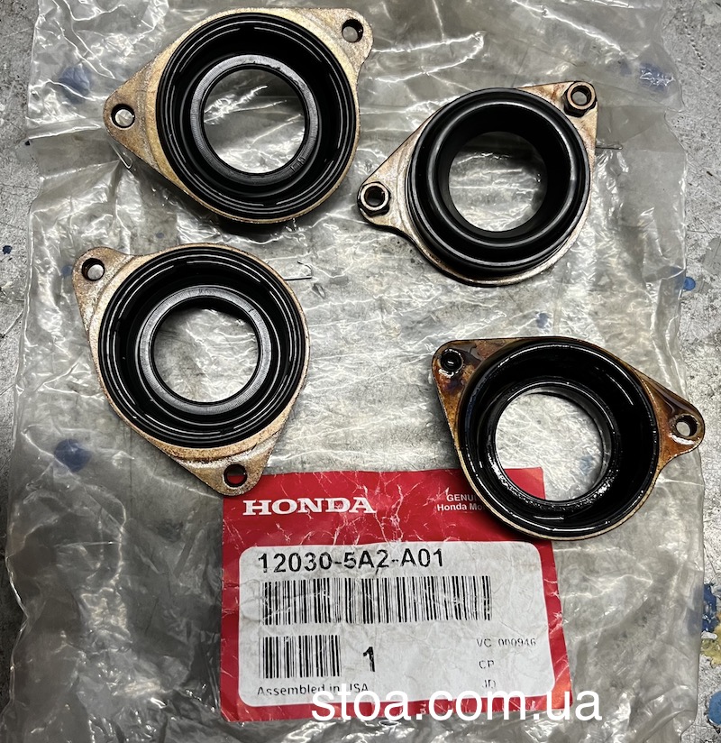 Сальники свечных колодцев Хонда Аккорд 9 12030-5A2-A01
